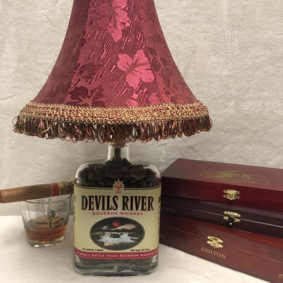 Devils River Whiskey Bourbon man cave lamp - Picture 2 of 2